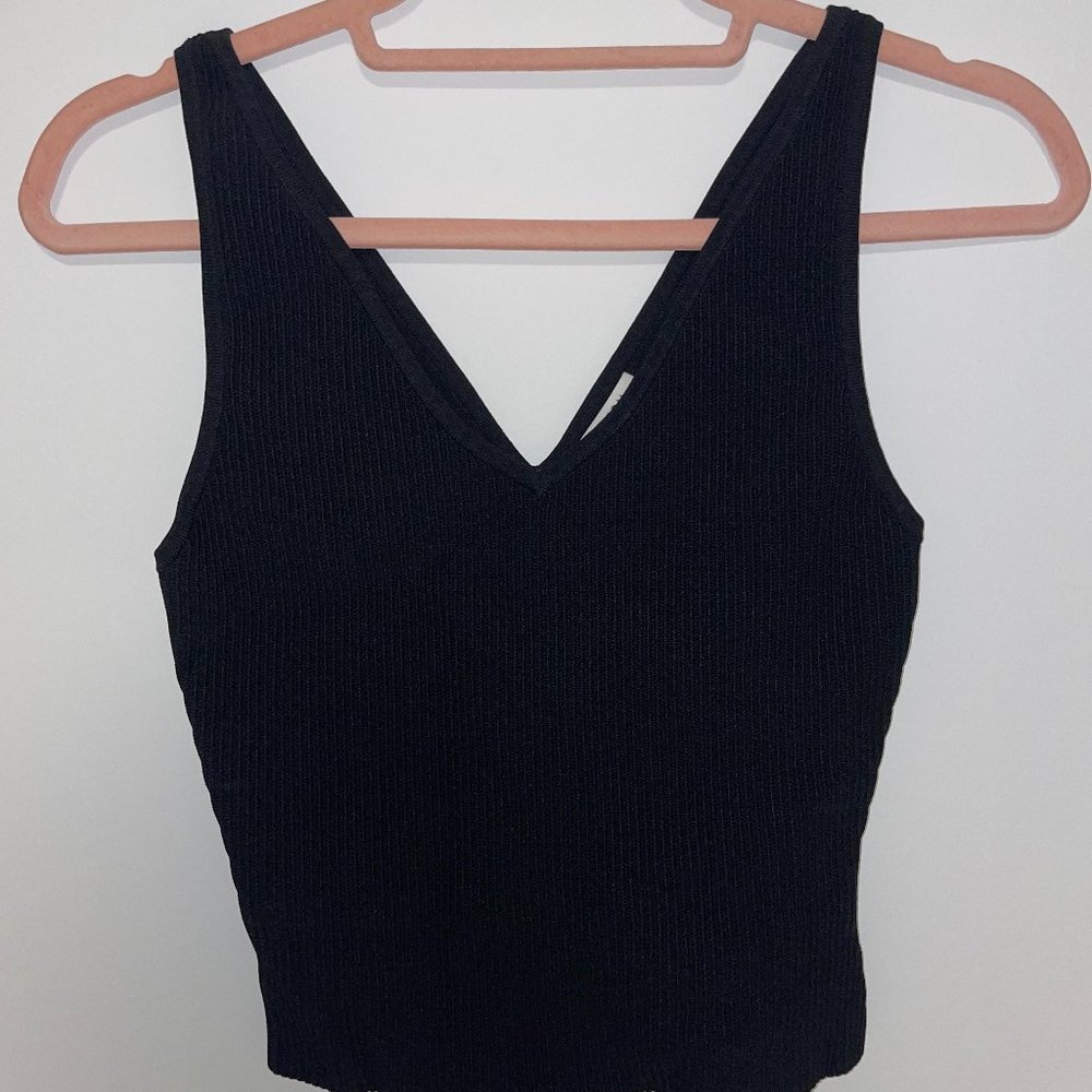 Babaton Sculpt Knit V-Neck Tank